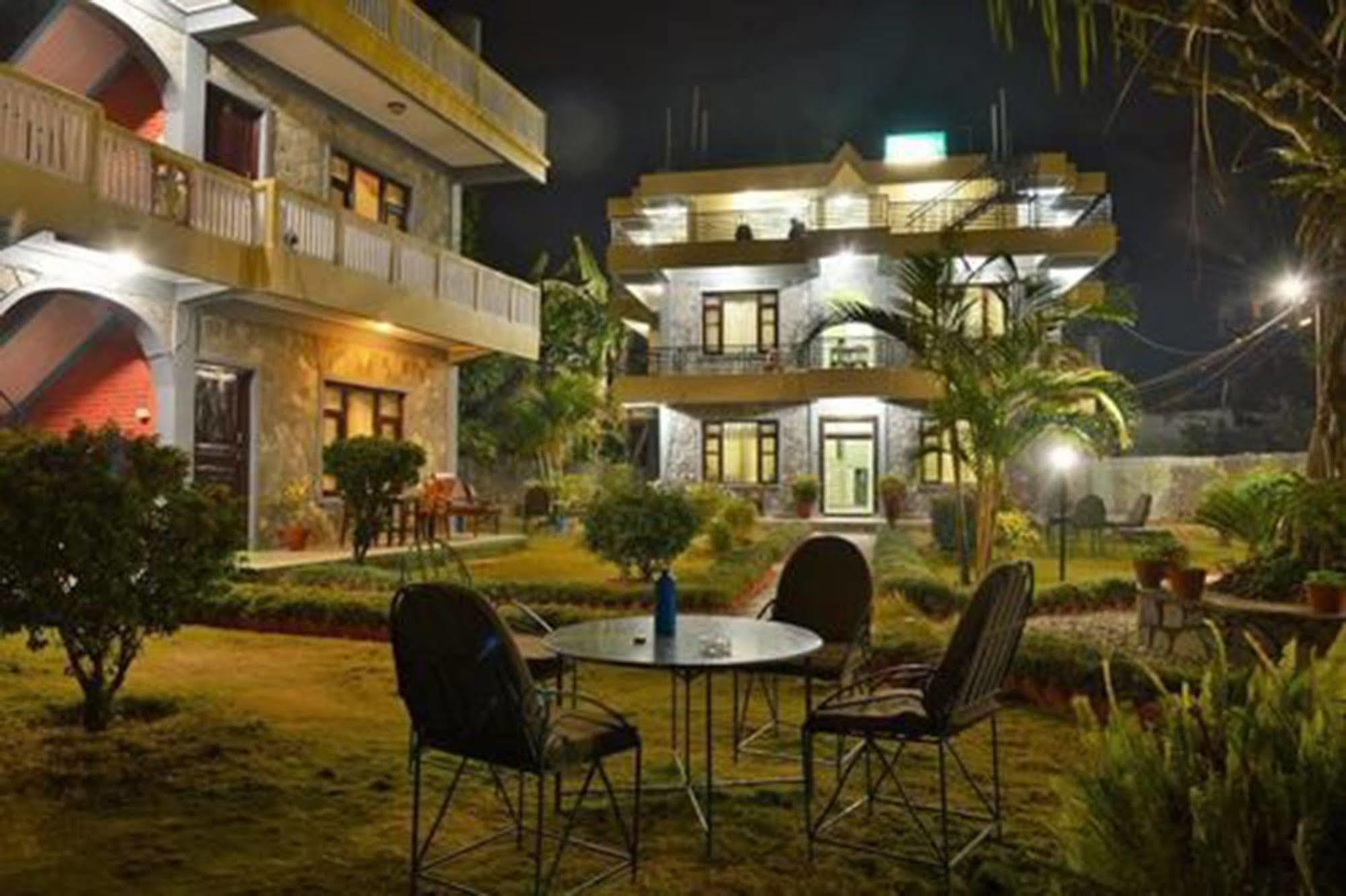 Hotel Mandala Pokhara Kültér fotó